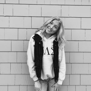 Meet your Posher, Olivia